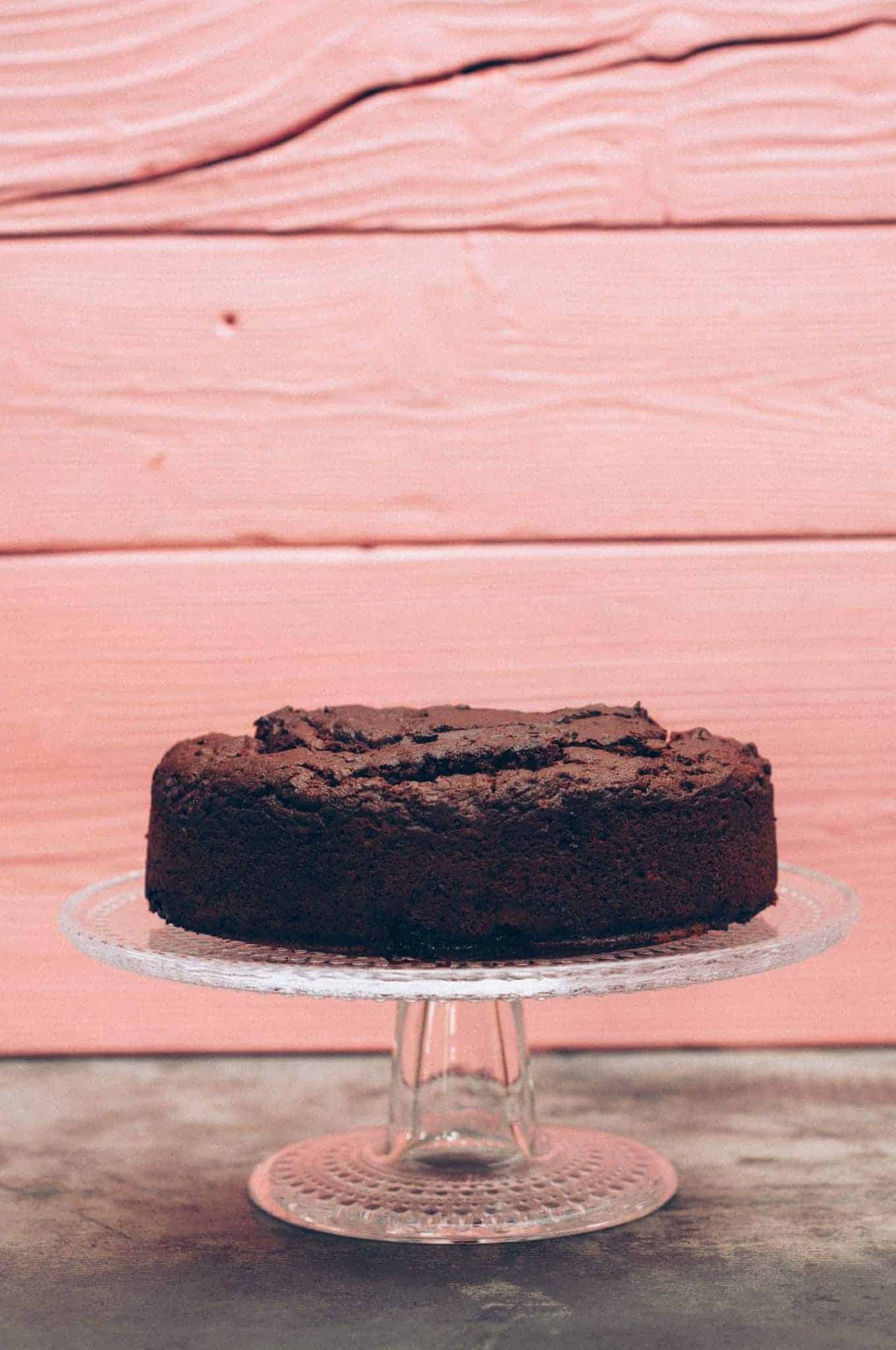 1-BOWL vegan cherry chocolate cake recipe