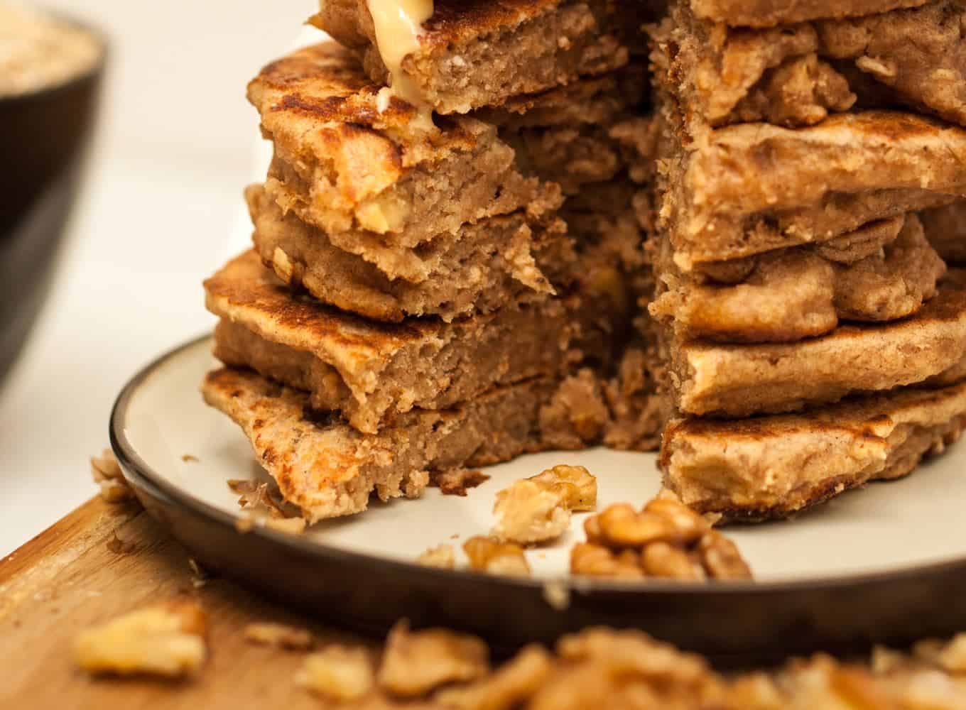 Vegane Walnuss Bananen Pancakes — VEGANE VIBES