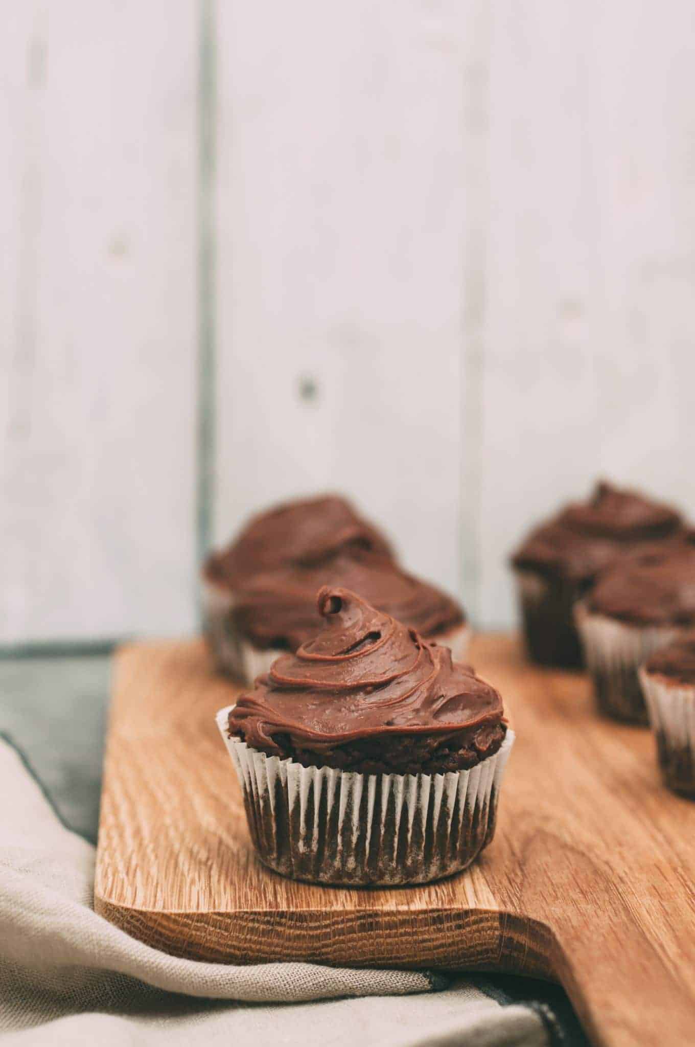 Die weltbesten veganen Cupcakes mit Schoko Frosting Rezept