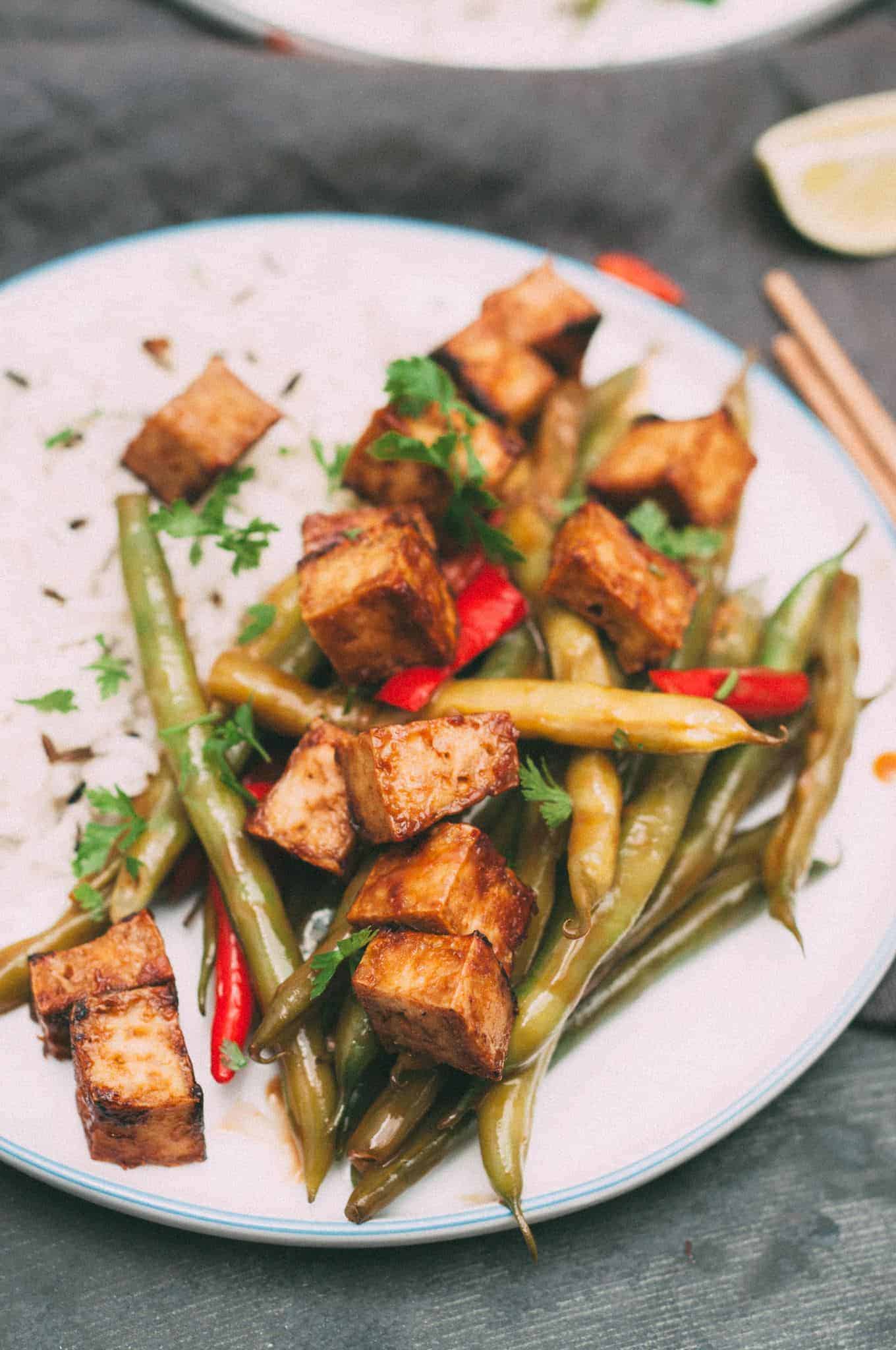 Mandelbutter Tofu mit grünen Bohnen veganes glutenfreies Rezept