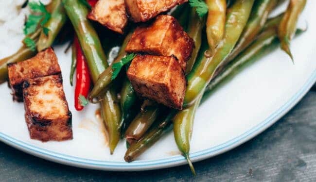 Mandelbutter Tofu mit grünen Bohnen veganes glutenfreies Rezept