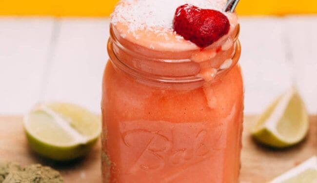 Mango Erdbeer Detox Smoothie Rezept - 10 Minuten