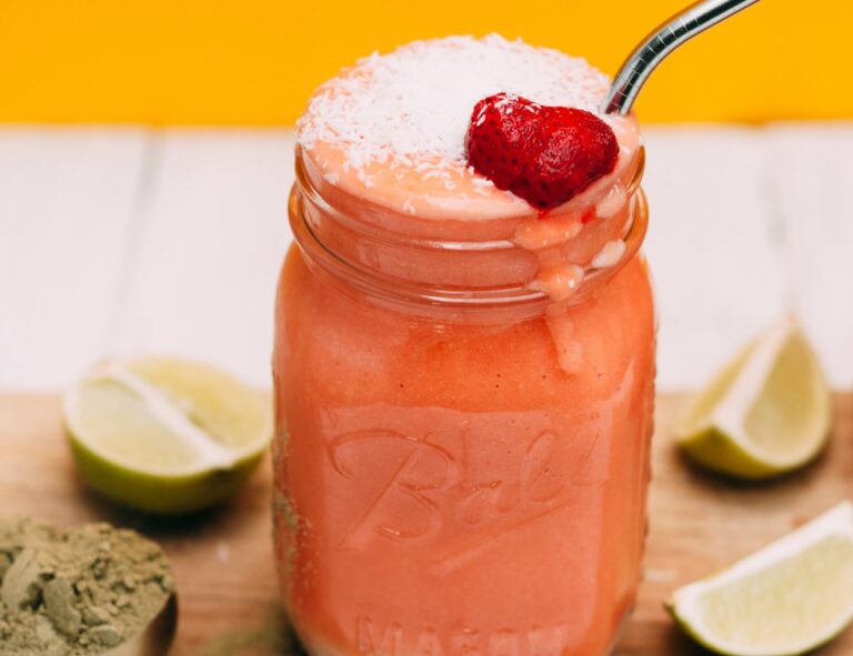 Mango Erdbeer Detox Smoothie Rezept - 10 Minuten