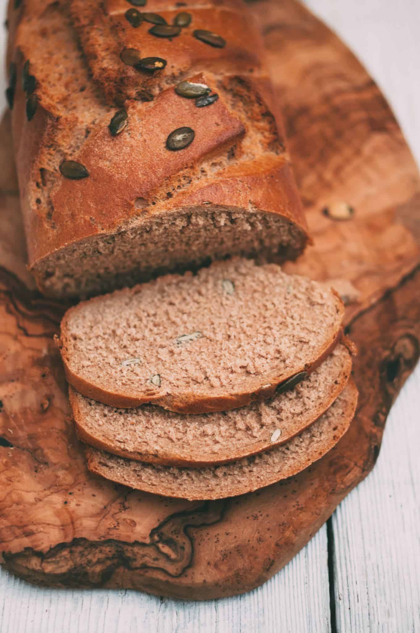 Einfaches veganes Dinkelbrot Rezept — VEGANE VIBES