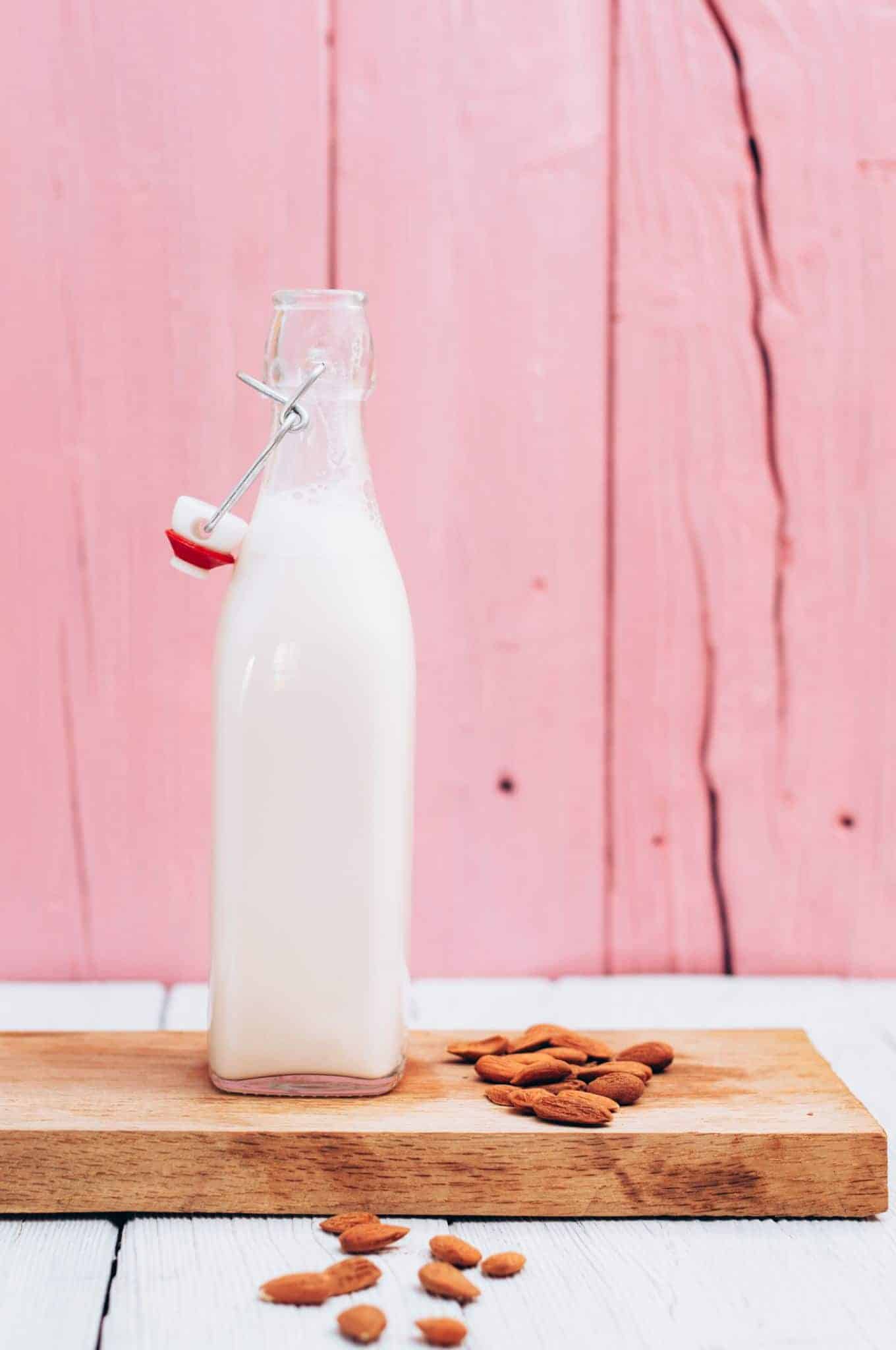 vegan almond milk homemade recipe in just 5 minutes