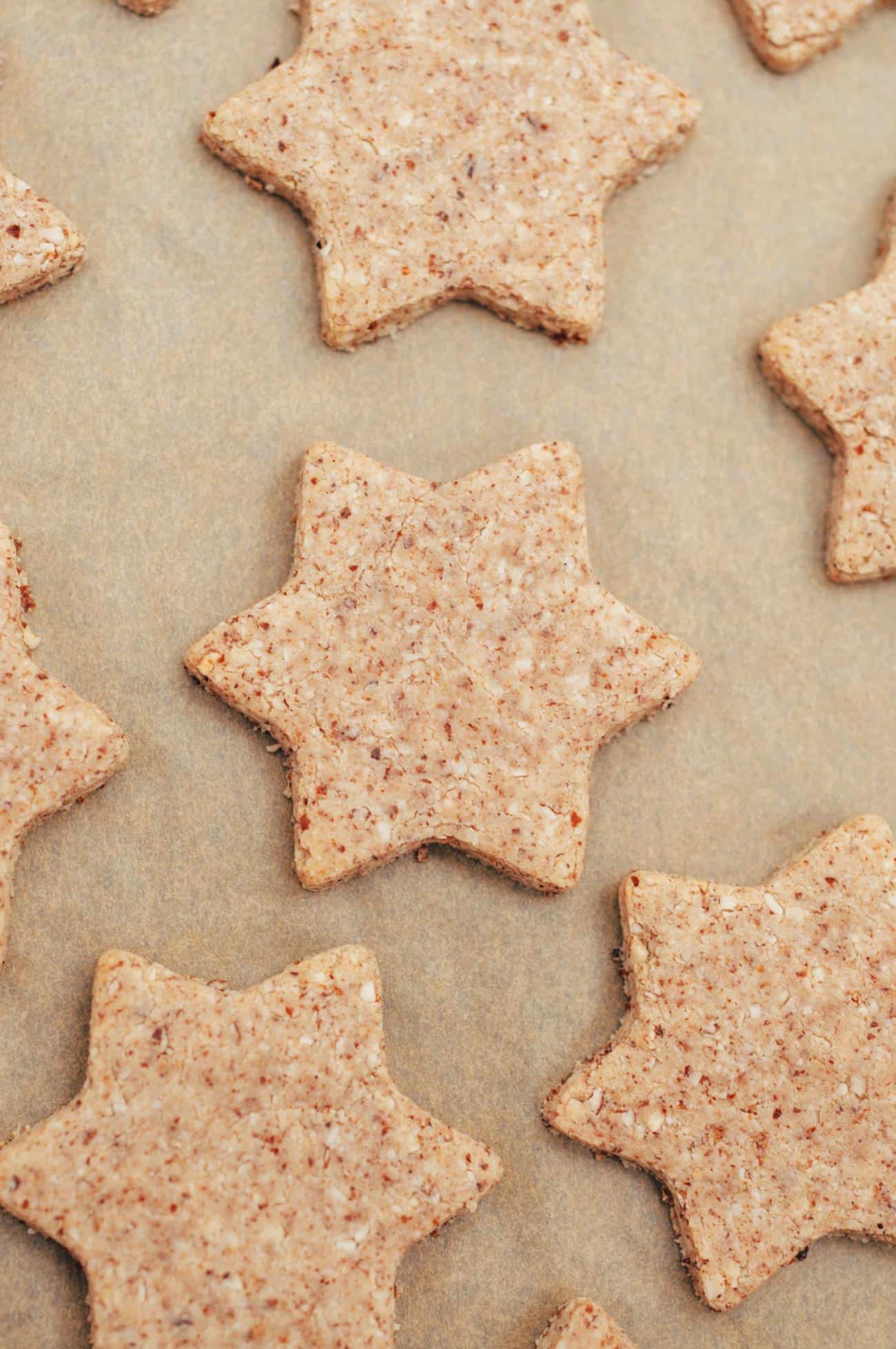 6-Ingredient Vegan Cinnamon Stars Recipe, Perfect for Christmas
