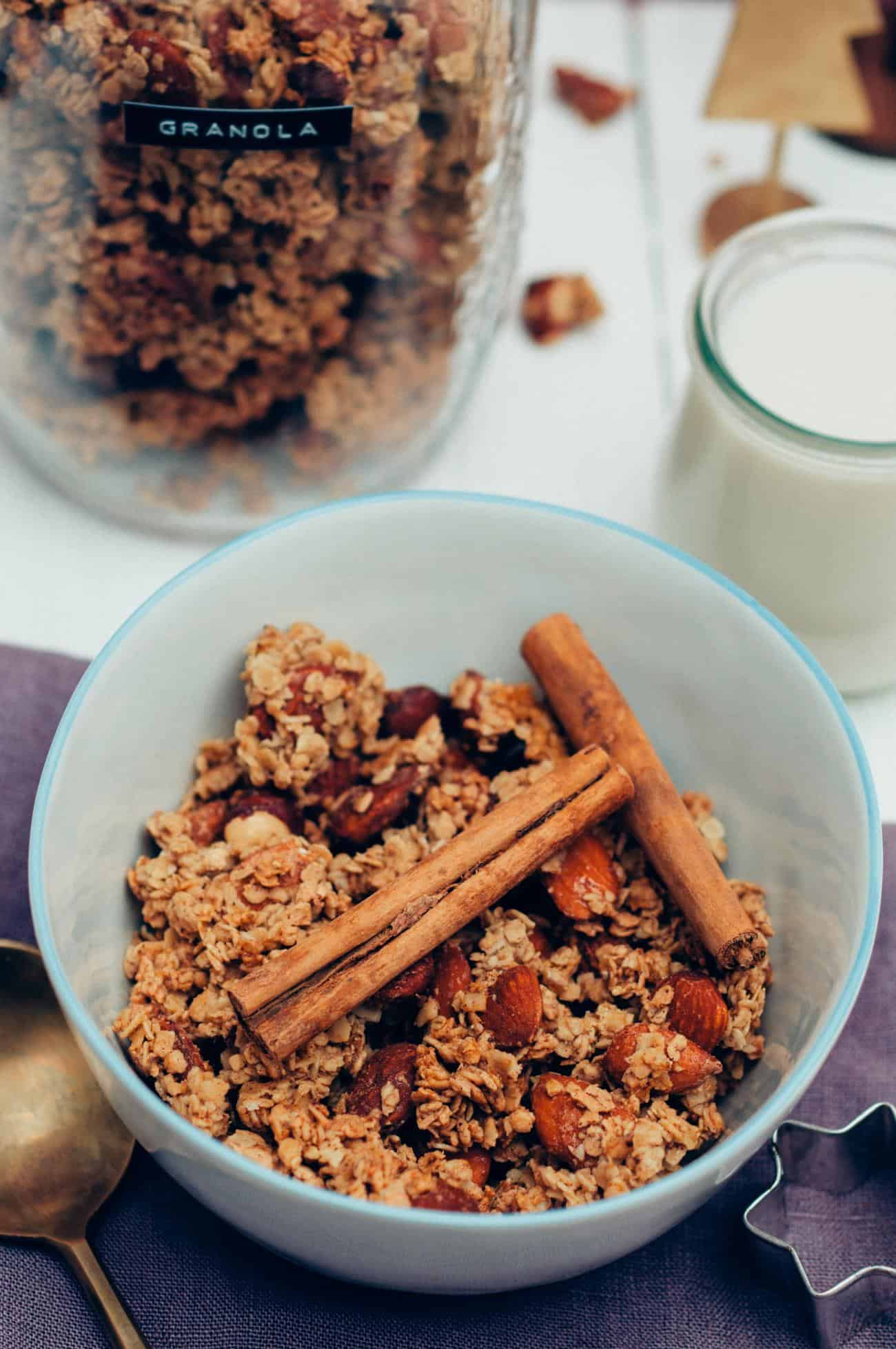 crunchy gingerbread granola recipe