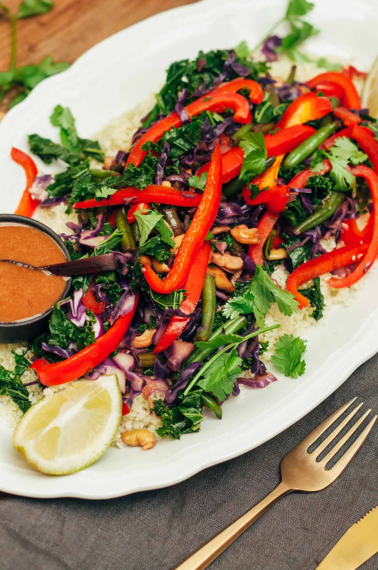 Stir-Fry mit Blumenkohl Reis (30 Minuten!) Rezept