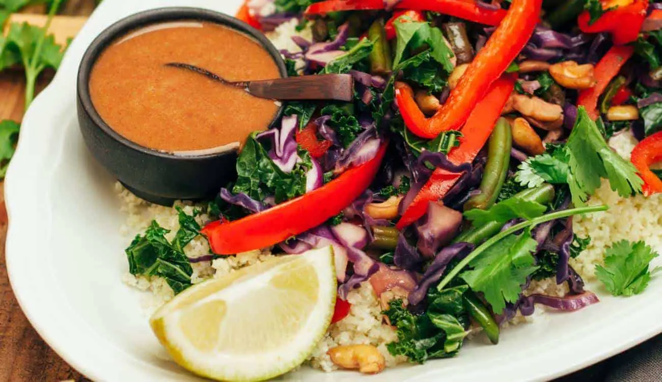 Stir-Fry mit Blumenkohl Reis (30 Minuten!) Rezept