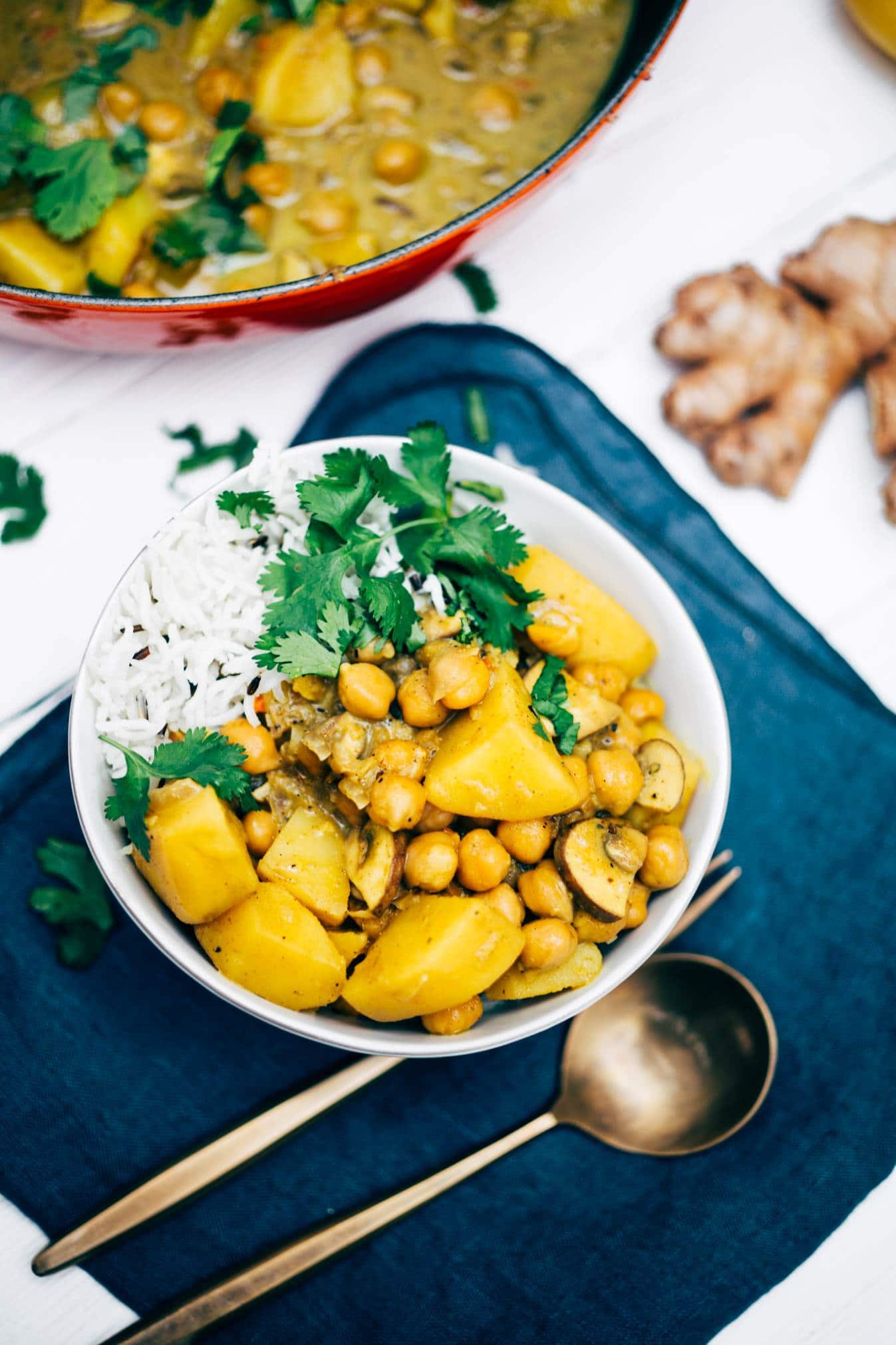 simple chickpea coconut curry recipe (30 minutes!)