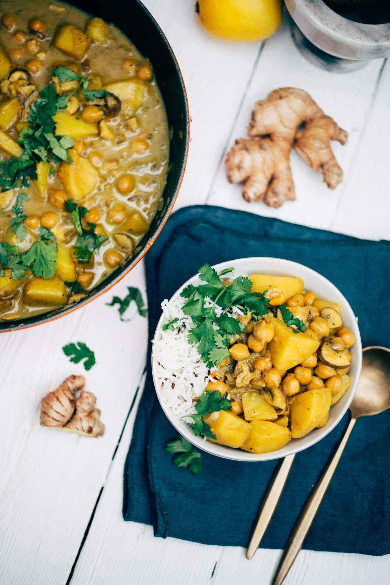 simple chickpea coconut curry recipe (30 minutes!)