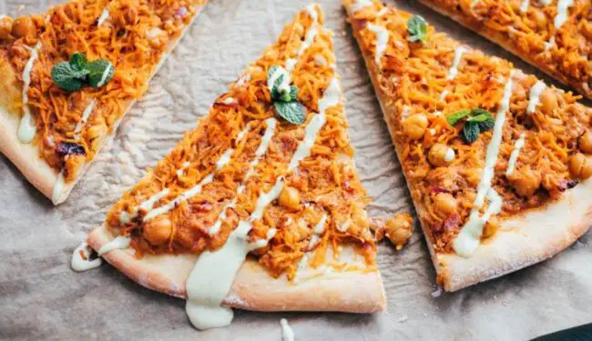 knusprige Tandoori Kichererbsen Dinkelpizza Rezept