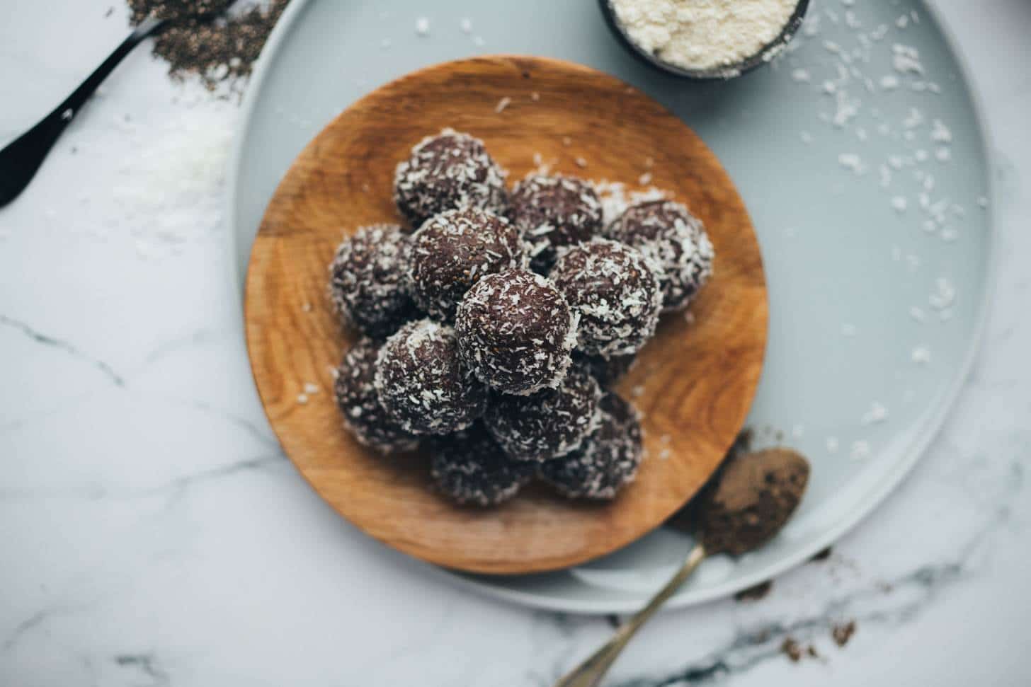 Schoko-Kokos Energy Balls (15 Minuten!) Rezept