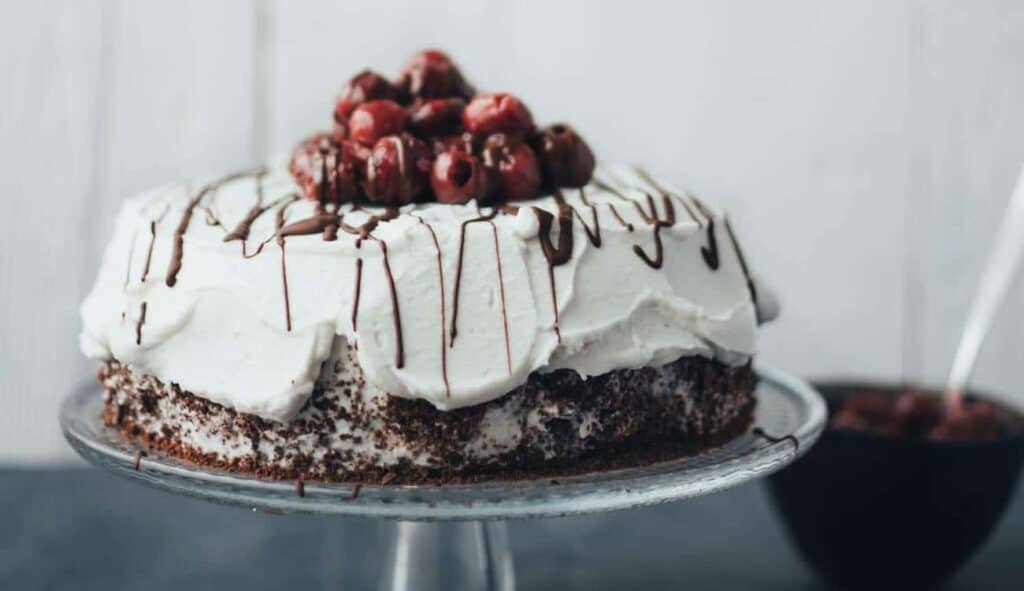 Einfache vegane Schwarzwälder Kirschtorte (glutenfrei) — VEGANE VIBES