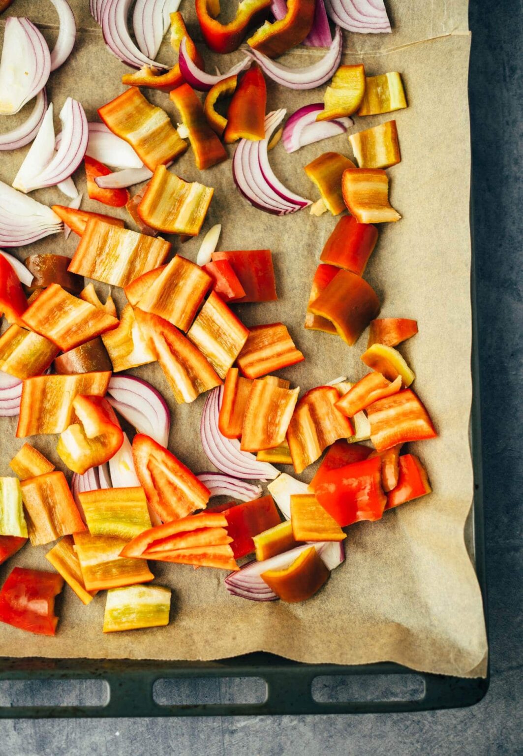 Vegane Pasta mit PaprikaNuss Sauce — VEGANE VIBES