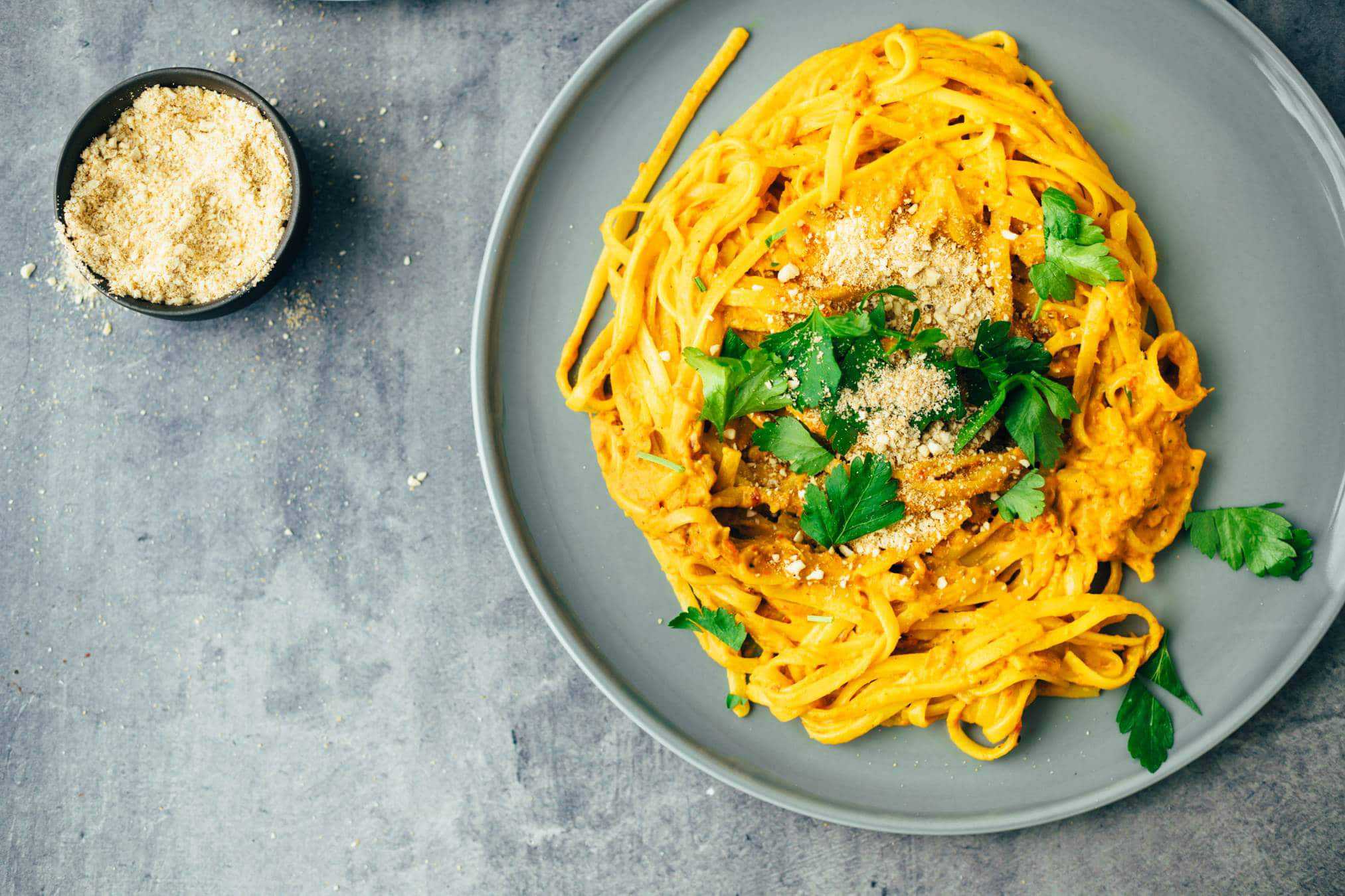 vegane Pasta mit Paprika Nuss Sauce Rezept