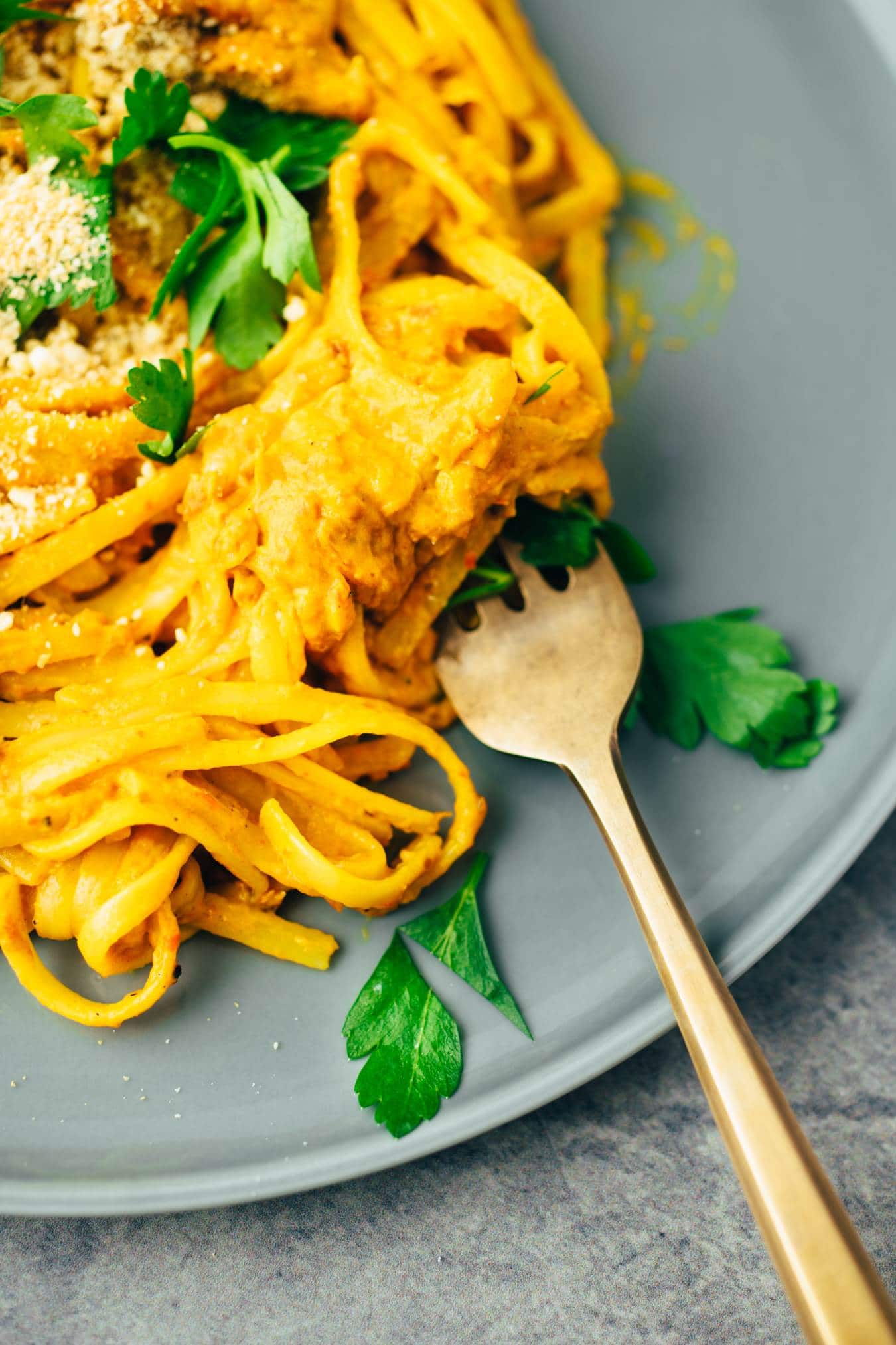 vegane Pasta mit Paprika Nuss Sauce Rezept