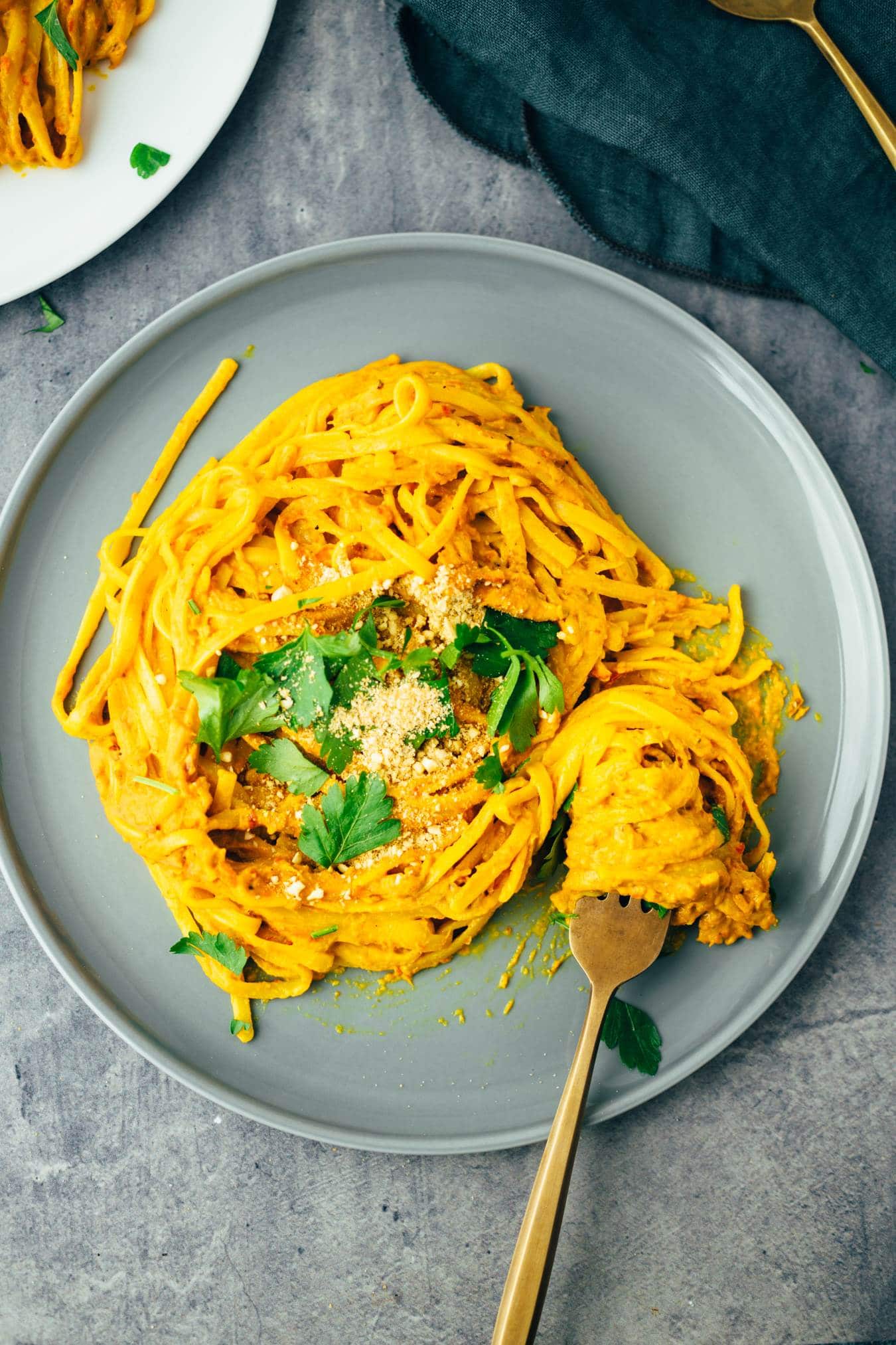 vegane Pasta mit Paprika Nuss Sauce Rezept