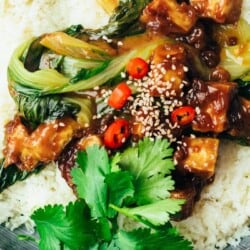knuspriger Cashewbutter Tofu mit Blumenkohl Reis Rezept