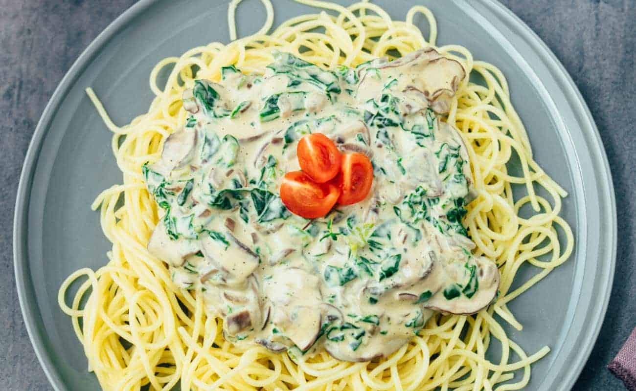 Pasta Alfredo mit Spinat und Champignons (30 Minuten) Rezept