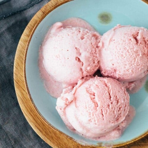 Veganes Erdbeer Eis mit Aquafaba (ohne Eismaschine) Rezept