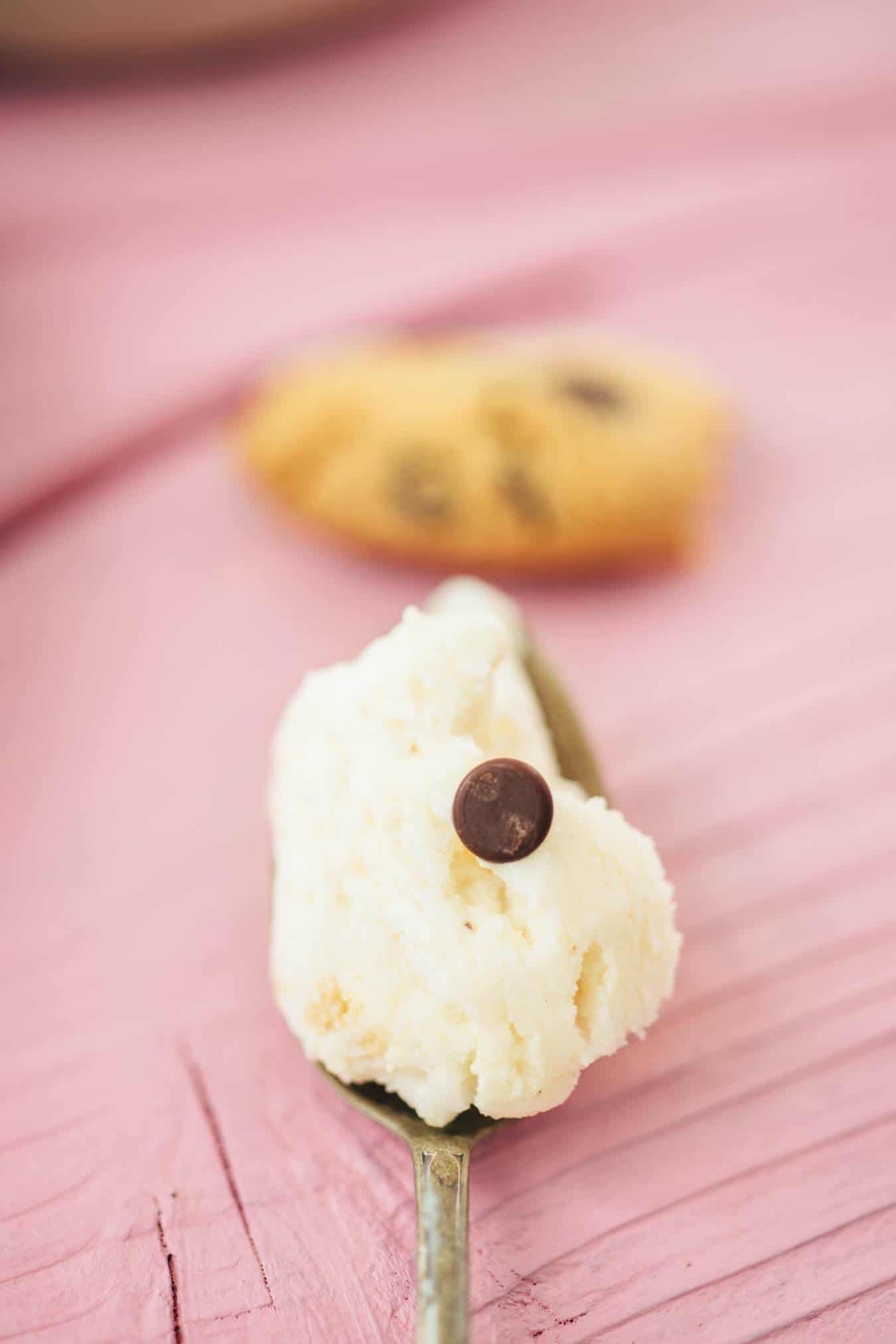 vVeganes Cookie Dough Eis mit Aquafaba (ohne Eismaschine) Rezept