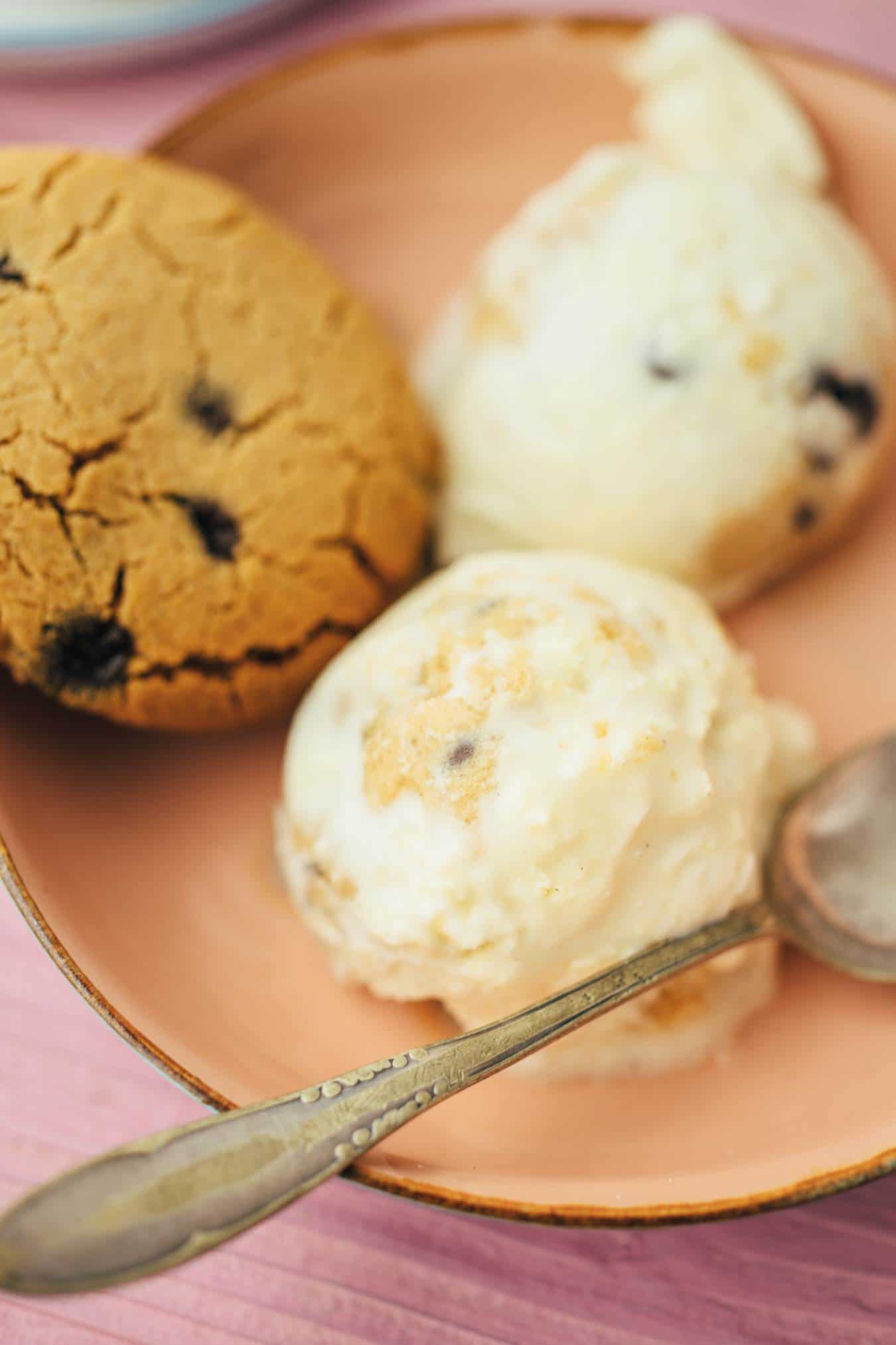 vVegan Cookie Dough ice cream with aquafaba (without ice cream maker) recipe