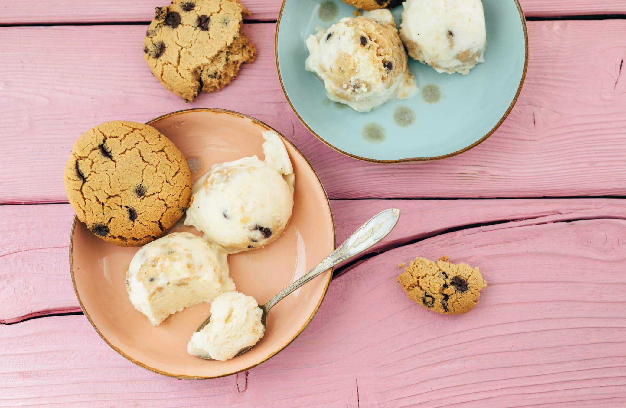 vVegan Cookie Dough ice cream with aquafaba (without ice cream maker) recipe