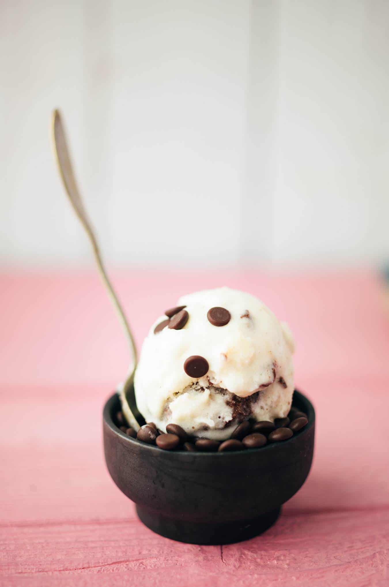 vegan stracciatella ice cream with aquafaba (without ice cream maker) recipe