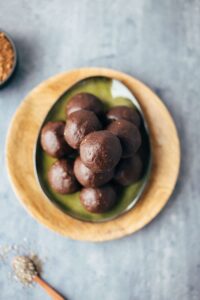 Rohe Brownie Bites (15 Minuten) Rezepte