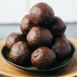 Rohe Brownie Bites (15 Minuten) Rezepte