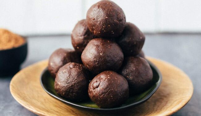 Rohe Brownie Bites (15 Minuten) Rezepte