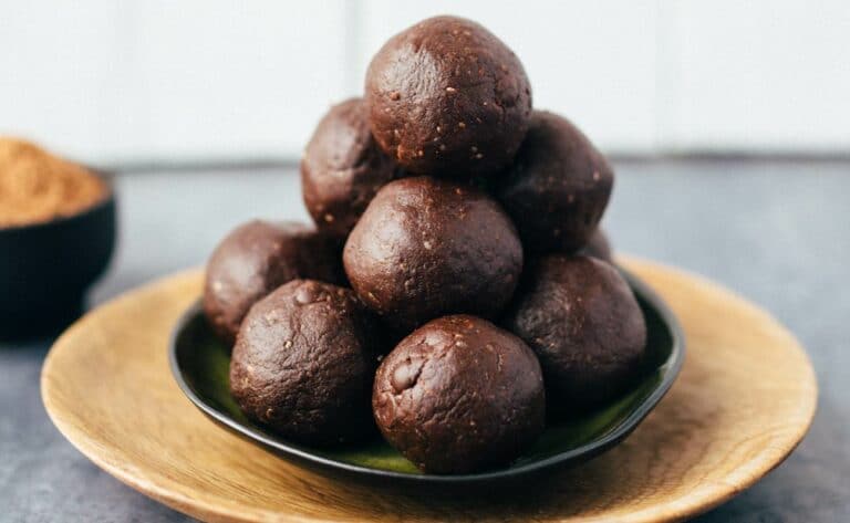 Rohe Brownie Bites (15 Minuten) Rezepte