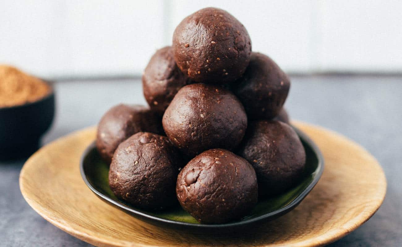 Rohe Brownie Bites (15 Minuten) Rezepte