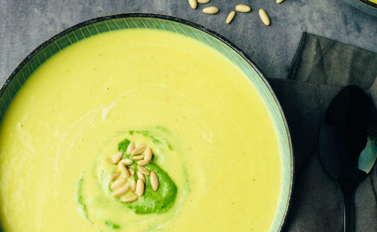 Spargelsüppchen mit Basilikumpesto (30 Minuten) Rezept