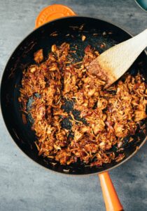 einfacher veganer Jackfruit Burger mit Cole Slaw Rezept