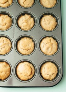 schnelle vegane Erdbeer-Törtchen mit Kokosnusssahne (glutenfrei) Rezept