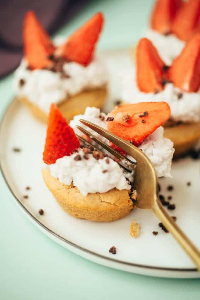 quick vegan strawberry shortcake with coconut cream (gluten free) recipe