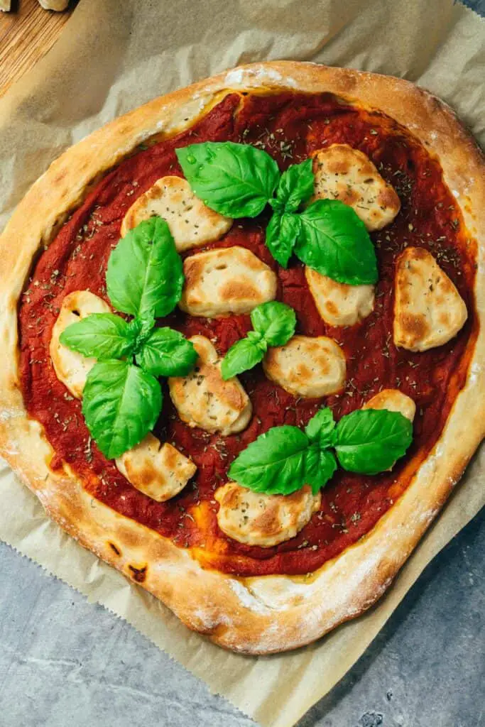 Einfache Pizza Mozzarella (vegan) Rezept