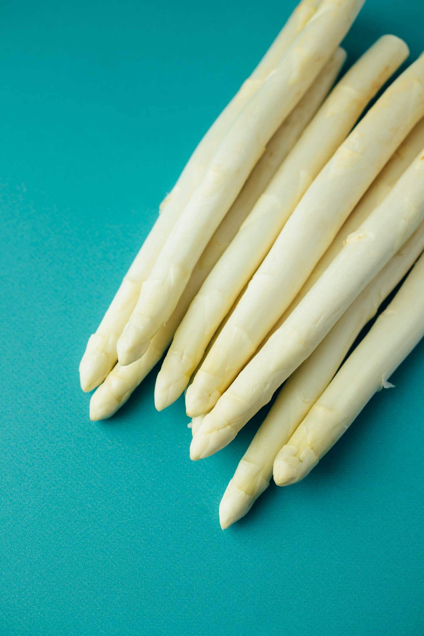 Spargel mit veganer Bechamel Sauce (30 Minuten) Rezept Spargel mit veganer Bechamel Sauce (30 Minuten) Rezept