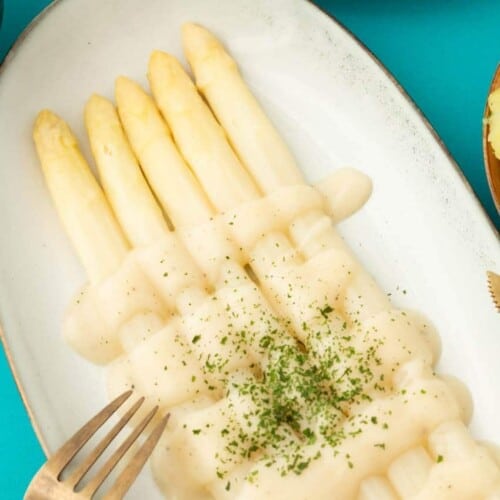 Spargel mit veganer Bechamel Sauce (30 Minuten) Rezept