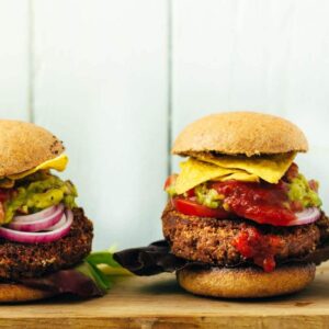 Veganer „Tex Mex“ Burger mit hausgemachter Guacamole Rezept