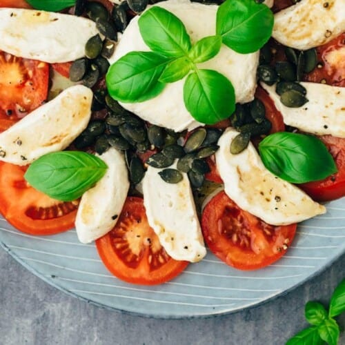 Tomate Mozzarella Caprese - VEGAN (15 Minuten) Rezept