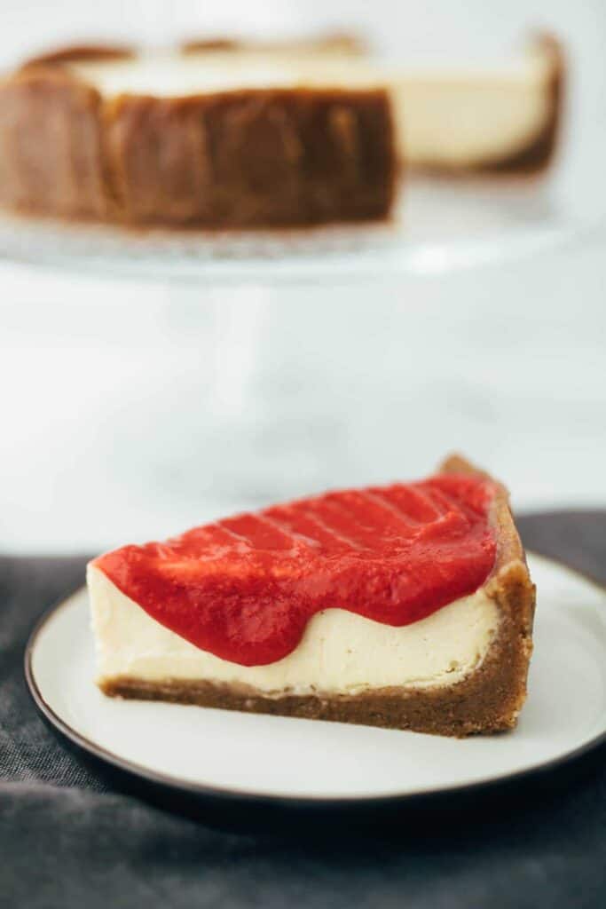 Veganer Joghurt (Raw) Cheesecake mit Himbeersauce Rezept