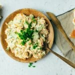 Einfacher veganer Kartoffelsalat in nur 30 Minuten - Rezept