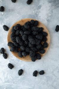 veganer Brombeer Schokoladenkuchen Rezept (glutenfrei) 1-Bowl