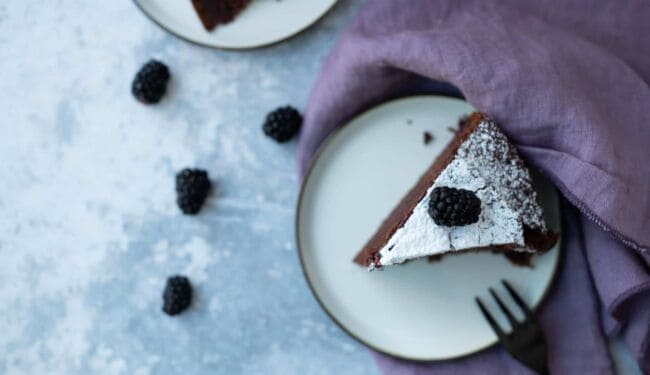 veganer Brombeer Schokoladenkuchen Rezept (glutenfrei) 1-Bowl