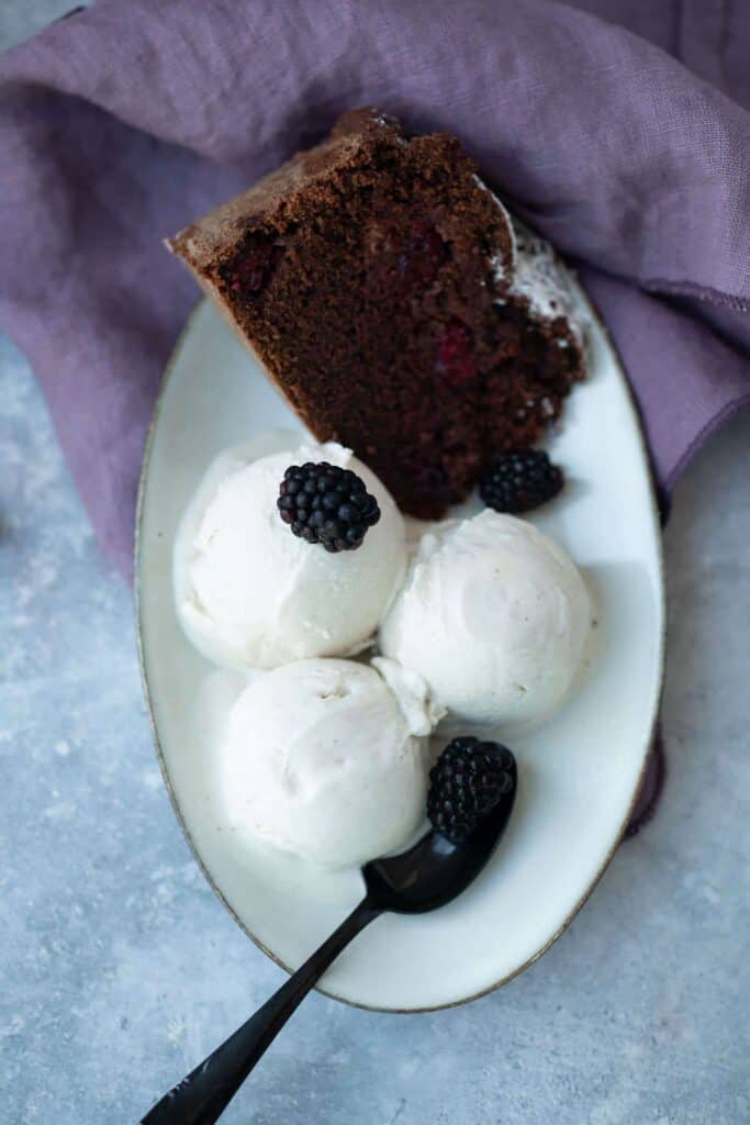 veganer Brombeer Schokoladenkuchen Rezept (glutenfrei) 1-Bowl