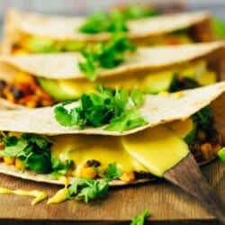 Vegane Quesadillas (30 Minuten) Rezept (GF+LF)