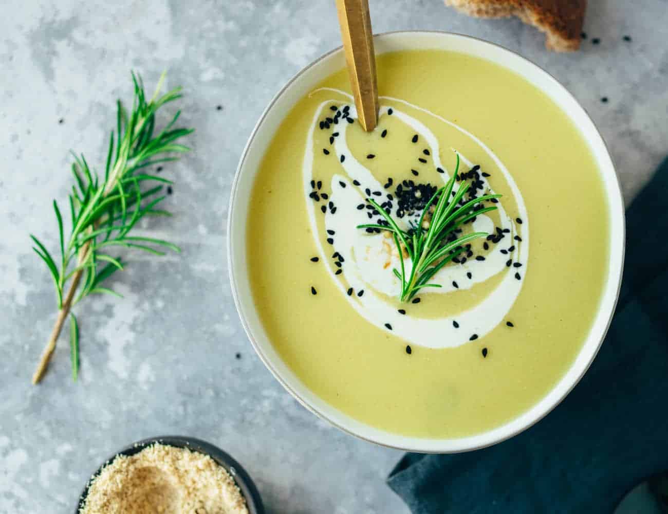 Vegane Kartoffel Lauch Suppe (30 Minuten) — VEGANE VIBES